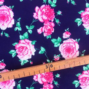 Coton Roses fond bleu marine