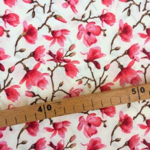 Coton Sakura rouge fond blanc cassé