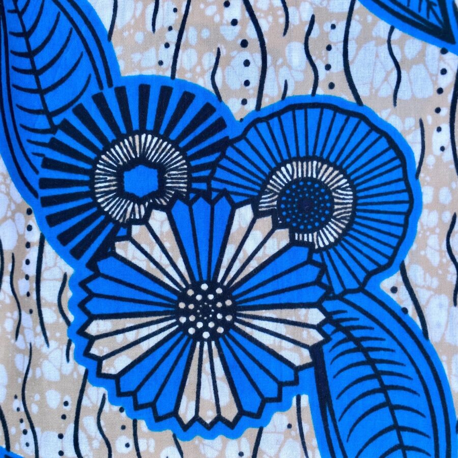 Tissu Wax bleu beige imprimé Floral détail